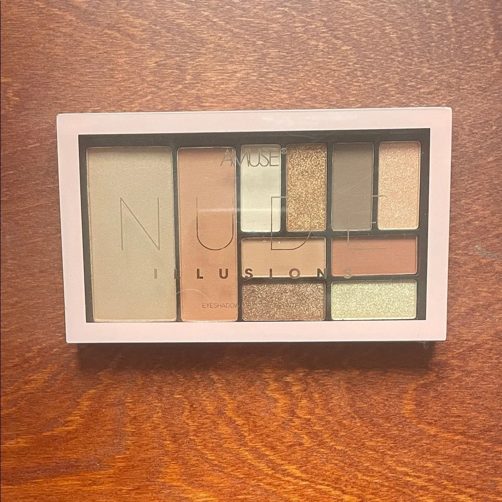 NUDE Illusions Eyeshadow Palette - Earthy Tones